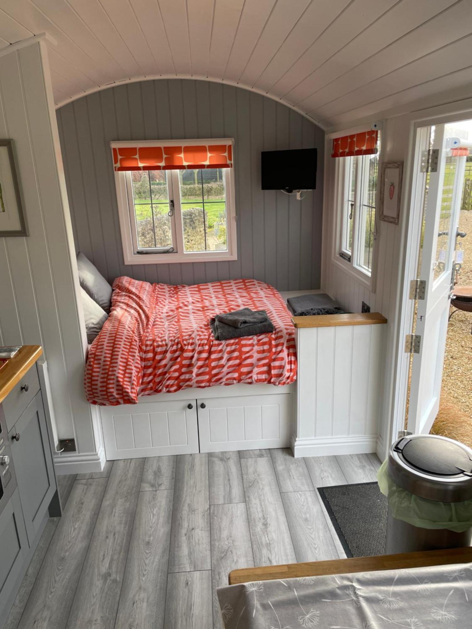 The Shepherd'S Hut Mixbury Buitenkant foto